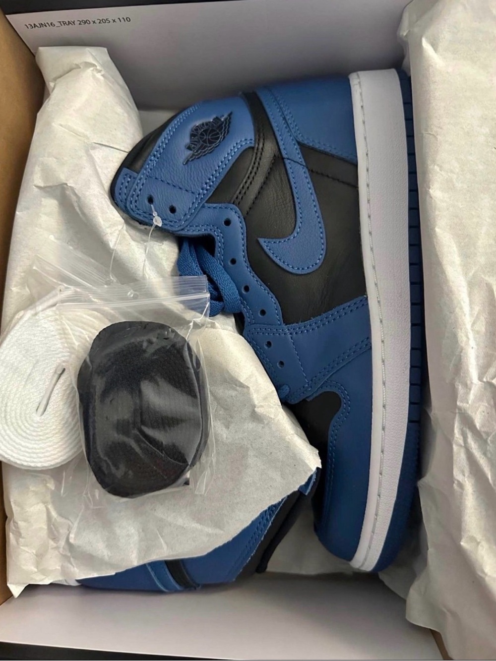Jordan 1 Retro High OG - Dark Marina Blue size 6.5y/ 8 women’s